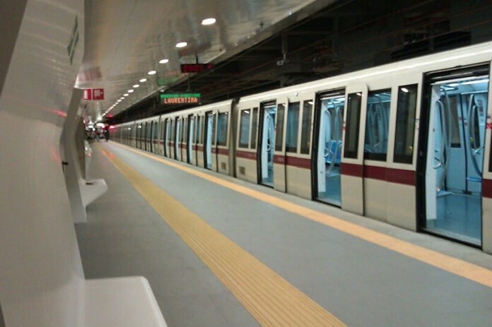 metro roma san giovanni tentativo suicidio suicidio