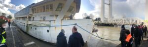 Fiumicino, imbarcazione contro il Ponte 2 Giugno (VIDEO) 3