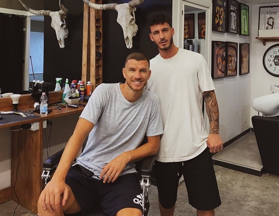 E’ di Casalpalocco il barbiere che mette d'accordo i calciatori di Juve e Roma (VIDEO) 1