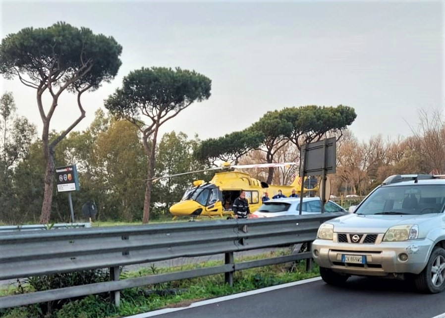 Ostia, grave incidente oggi lungo la via Ostiense. Traffico bloccato