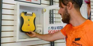 Arrivano i defibrillatori sulle spiagge libere di Ostia