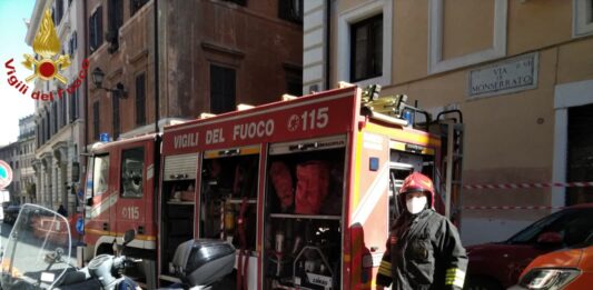 incendio roma muore donna