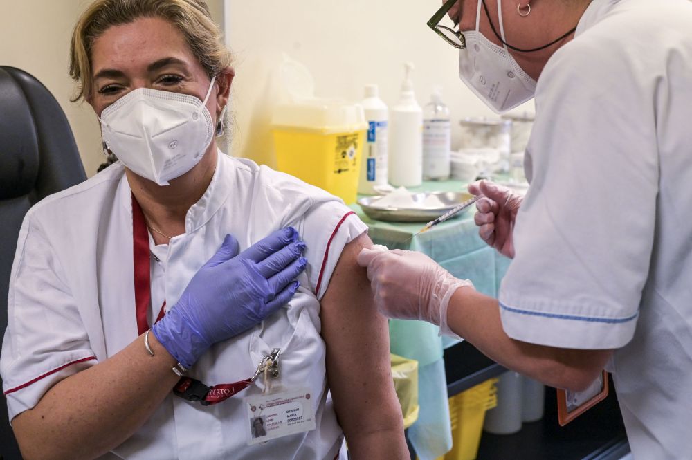 Covid Lazio, il vaccino funziona: crollano i contagi nelle RSA e tra gli operatori sanitari 1