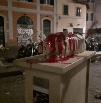 Monumento alla Porchetta insanguinato