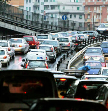Roma, incidenti stradali in diversi punti della città: traffico in tilt