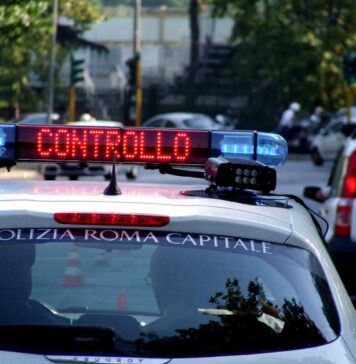 Roma, vendeva illegalmente ai turisti tour per la Città: abusivo sorpreso dalla Polizia locale