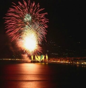 fuochi artificiale alla cena M5S