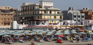 spiaggia Battistini Ferragosto