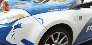 roma auto polizia rapina