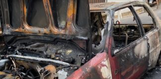 trullo auto a fuoco