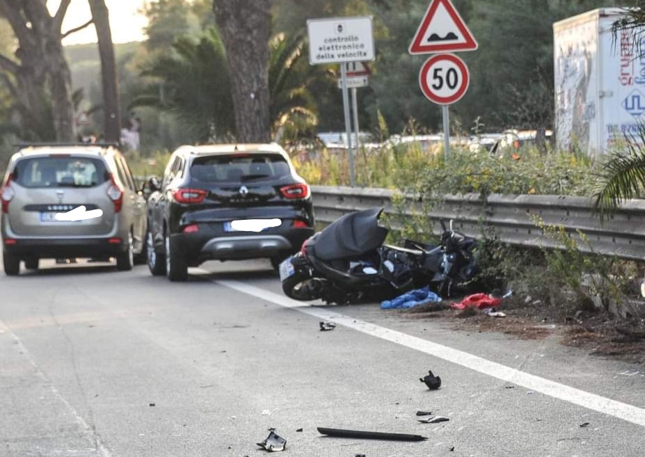 Roma, incidente sulla Colombo: motociclista in codice rosso. Interviene eliambulanza (VIDEO) 1