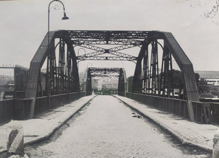Ponte di ferro immagine storica