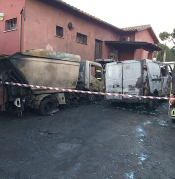 Incendio mezzi AMA