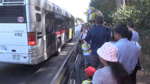 Cristoforo Colombo, autobus deviati e fermate senza pensiline: le proteste dei viaggiatori 1