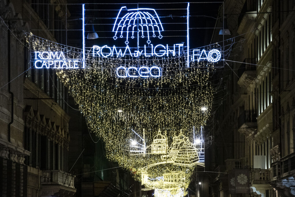 Shopping di Natale a Roma: i trasporti, gli addobbi e la solidarietà (VIDEO) 3