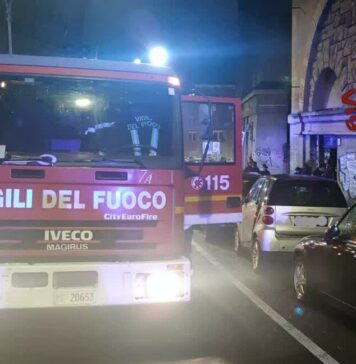 incendio moto officina copertina