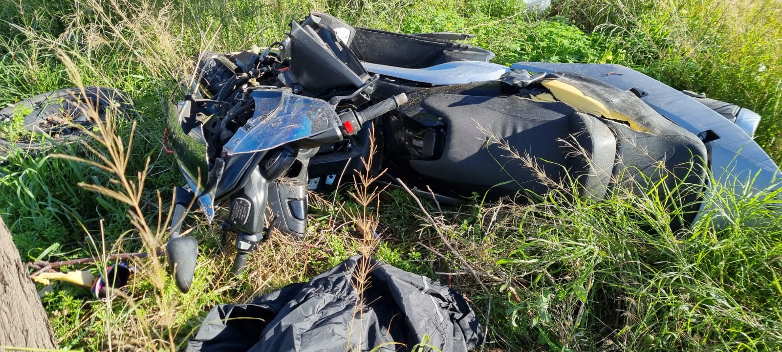 Acilia, incidente su via dei Romagnoli: motociclista in ospedale 2