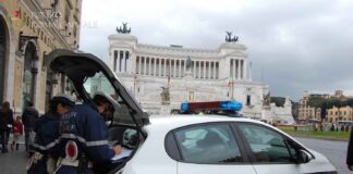 calci e pugni piazza venezia