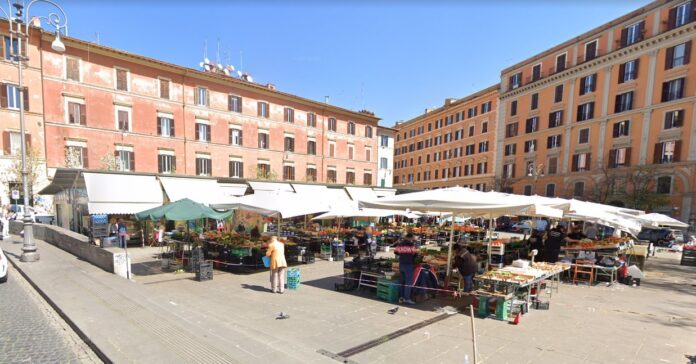 mercato piazza San Cosimato