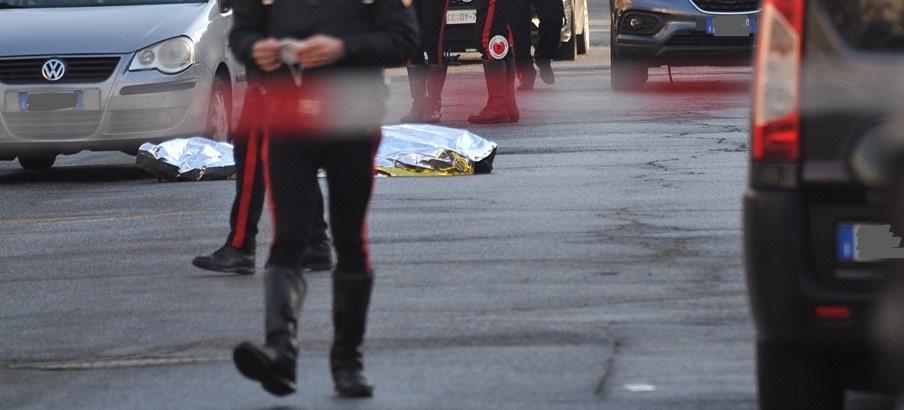 Omicidio a San Giorgio di Acilia: uomo ucciso sotto casa all'alba 1