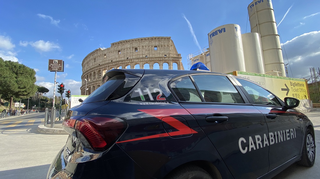 Roma, lotta agli abusivi del Colosseo e di Fontana di Trevi: 61mila euro in multe 2