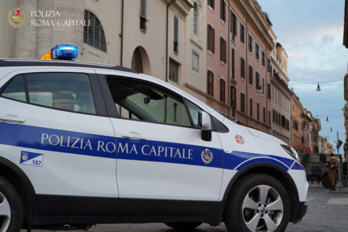 Roma, controlli su strada e nelle zone della movida: sequestri e chiusure