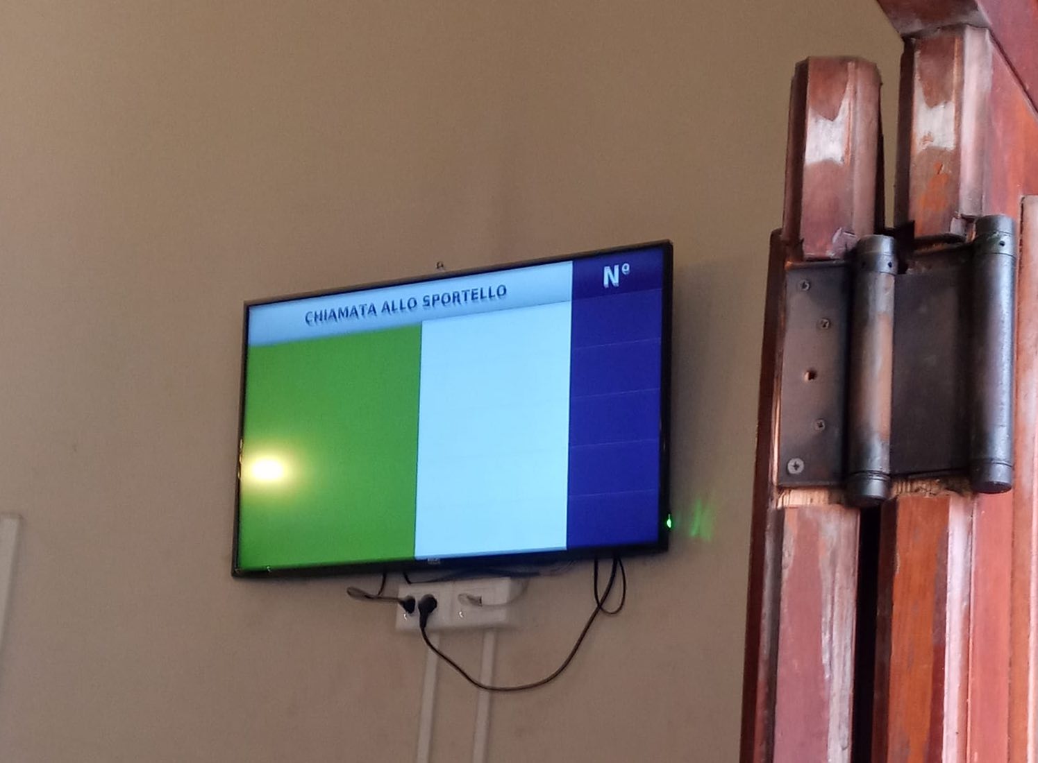 X Municipio, fermo il terminale centrale: servizi interrotti e caos all'anagrafe 1 terminali bloccati servizi sospesi