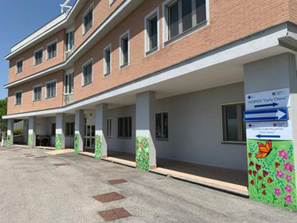 Murales bucolici nell'Hospice Carlo Chenis di Civitavecchia per la "Settimana del sollievo" 1