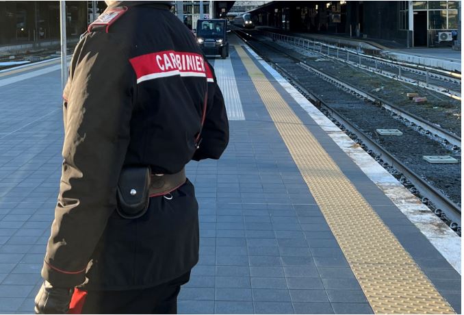 Roma, rapinano 13enne all'interno della stazione ferroviaria: arrestati due minorenni 1