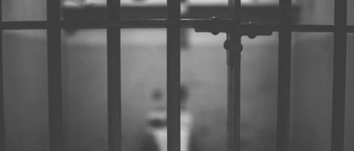 Aggressione nel carcere di Civitavecchia: detenuto sferra un calcio ad un poliziotto