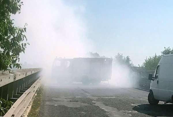 Auto a fuoco sulla rampa del GRA direzione Ostiense: code e deviazioni del traffico 2