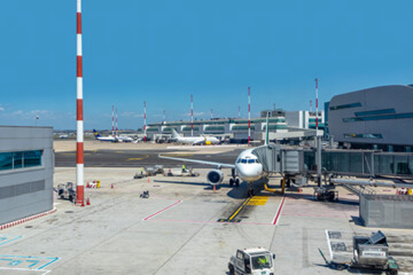 Riparte la stagione degli scioperi: voli a rischio di Ryanair, Volotea e EasyJet 1