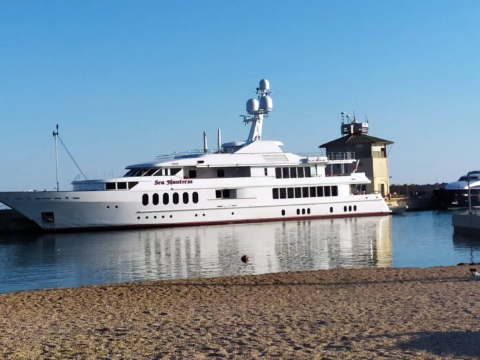 sea huntress porto yacht