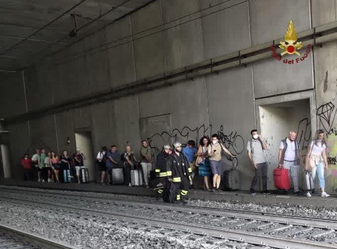 Roma, treno dell'Alta Velocità esce dai binari: terrore in galleria. Chiusa la Collatina 1