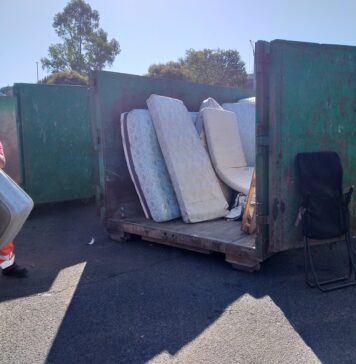 ama quartiere discarica rifiuti