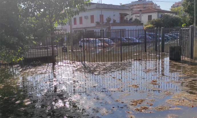 Roma, si rompe la conduttura municipale: centinaia di famiglie senz'acqua 1