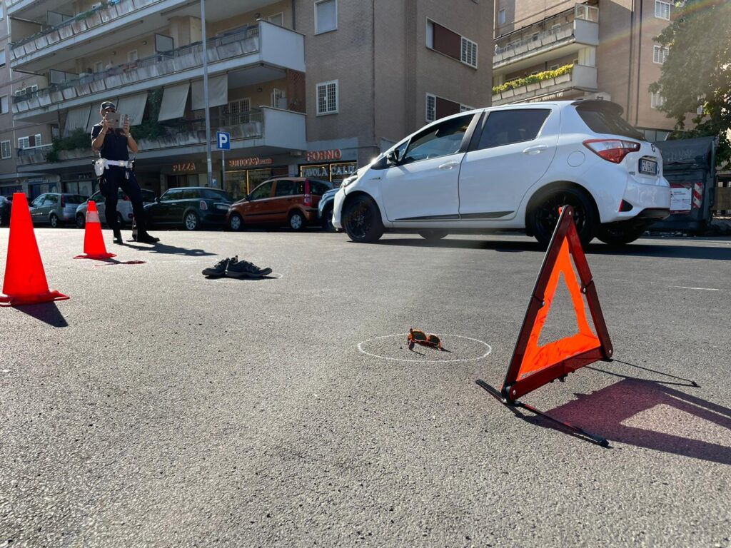 Incidente a Ostia, pedone 75enne investito da un'auto: è grave 1