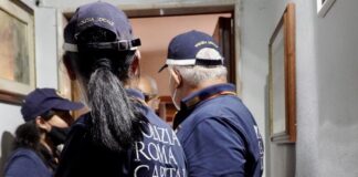 Roma, centro storico: blitz della Polizia Locale su autorizzazioni, movida, lavoro nero e circolazione
