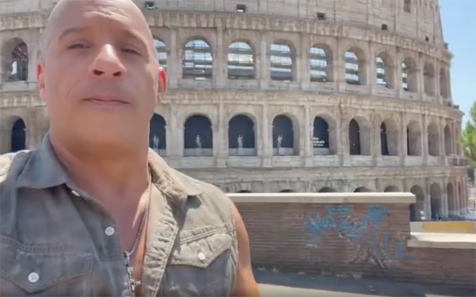 Vin Diesel si inchina davanti alla maestosità del Colosseo: ed è subito boom di like (VIDEO) 2