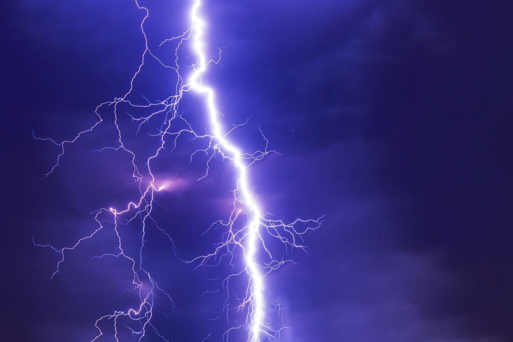 Meteo, scatta l’allerta nel Lazio: temporali in arrivo nel weekend. Ecco le zone a rischio 1