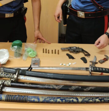 Carabinieri_spade