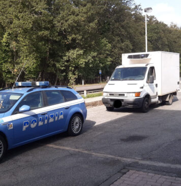 pontina furgone merce deteriorata latte