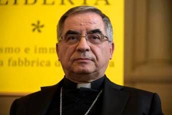 Conclave, il passo indietro di Becciu: “Obbedisco al Papa, non voterò”
