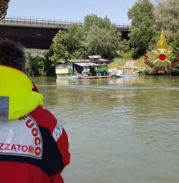 vigili del fuoco tevere senzatetto