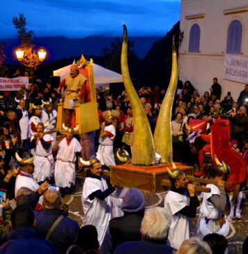 La sfilata dei cornuti a Rocca Canterano