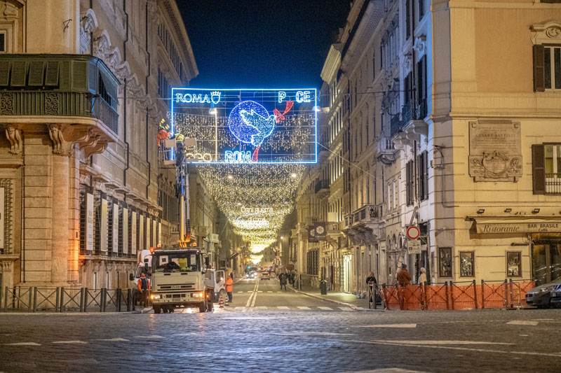 Roma, le luminarie del Centro: quante sono e cosa raffigurano (VIDEO) 1