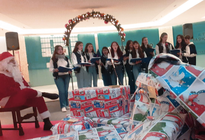 Natale arriva al Centro Commerciale Leonardo: partner dell'evento “Regala un sorriso, Regala un giocattolo" 1