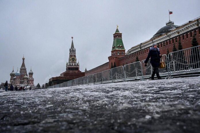 Ucraina, Ue amplia lista sanzioni Russia: colpiti anche gli influencer di Putin