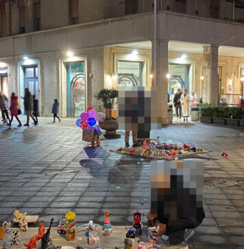 abusivi Anco Marzio, ambulanti venditori