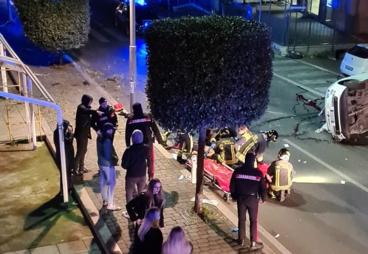 Auto si ribalta a Fonte Nuova, cinque ragazzi morti in un incidente 1